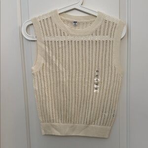 Uniqlo Cream Sleeveless Knit Sweater